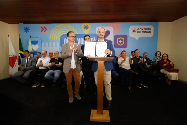 Governo de Minas transfere capital para Viçosa e anuncia início das tratativas para construção do hospital universitário com a UFV