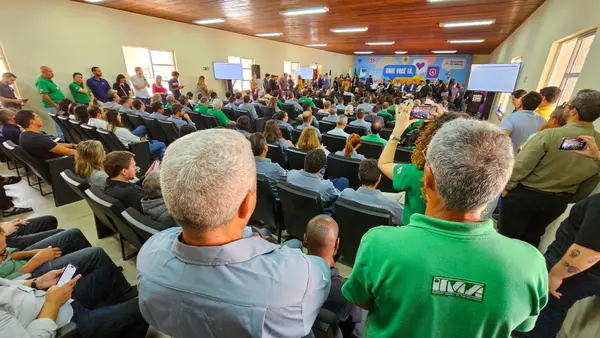 Governo de Minas entrega a primeira certificação de piscicultura ornamental do Brasil