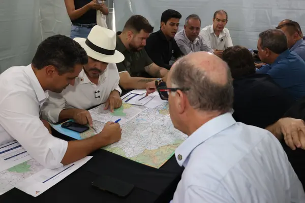 Governo de Minas anuncia R$ 600 milhões em obras e projetos de infraestrutura para região da Zona da Mata