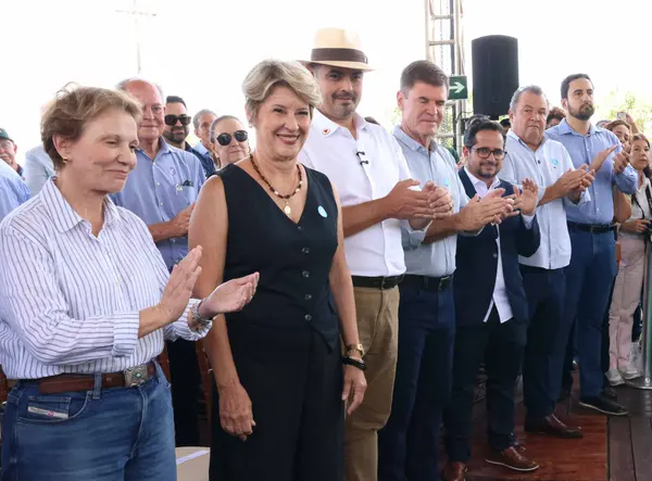 Governo de Minas lança política de desenvolvimento agrícola para a região Central e entrega títulos de regularização fundiária em Curvelo