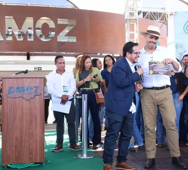 Governo de Minas lança política de desenvolvimento agrícola para a região Central e entrega títulos de regularização fundiária em Curvelo