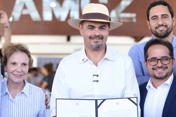 Governo de Minas lança política de desenvolvimento agrícola para a região Central e entrega títulos de regularização fundiária em Curvelo