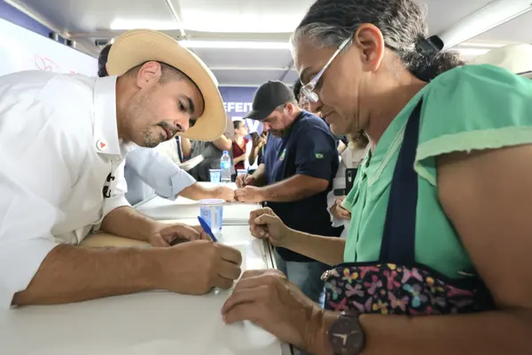 Governo de Minas lança política de desenvolvimento agrícola para a região Central e entrega títulos de regularização fundiária em Curvelo