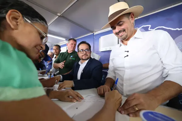 Governo de Minas lança política de desenvolvimento agrícola para a região Central e entrega títulos de regularização fundiária em Curvelo