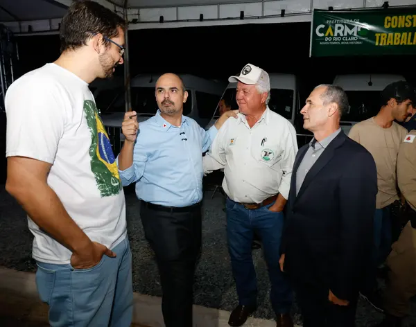 Governo de Minas vistoria obras de Unidade Básica de Saúde em Carmo do Rio Claro