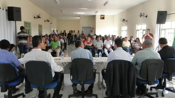 Audiência pública para debater a questão do acesso legal à terra, nesta sexta-feira (13/11), em Araçuaí