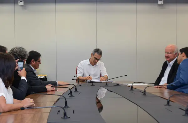 O governador destacou a assinatura de mais um investimento muito importante para Minas Gerais