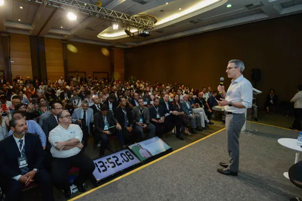 O governador Romeu Zema realizou a palestra magna, no encerramento da InfoVarejo