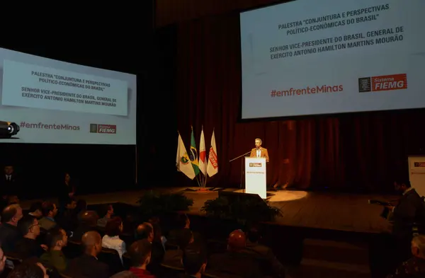 Romeu Zema e vice-presidente general Mourão se encontram com industriais mineiros
