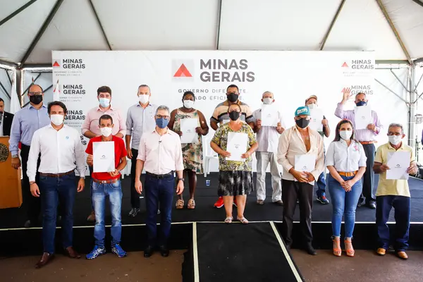 O projeto é voltado a núcleos urbanos informais com a população predominantemente de baixa renda, sendo feito gratuitamente