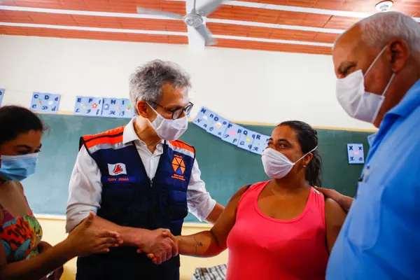 Governador ressaltou que, em primeiro lugar, é importante dar assistência imediata às famílias que estão com dificuldades