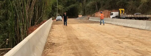 Governo entrega obra de ponte na LMG-826, na Zona da Mata mineira