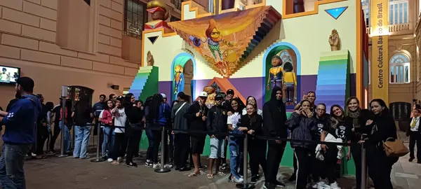 Escola estadual promove passeio cultural para estudantes do ensino médio e da EJA