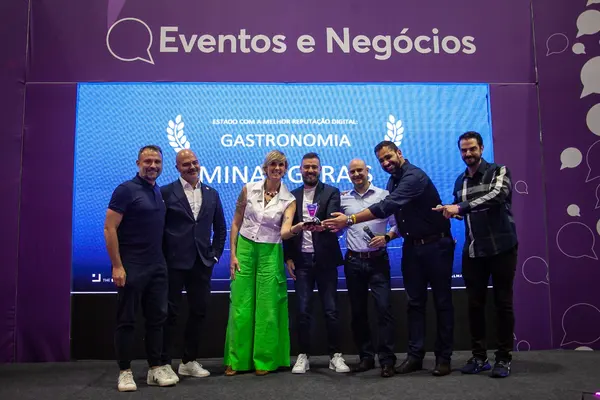 Minas Gerais recebe o Prêmio Excelência Turística Destino Digital na categoria gastronomia