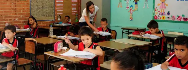 Governo de Minas publica novas nomeações de excedentes do concurso da Educação de 2017 