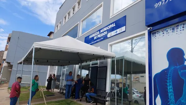 Governo de Minas inaugura nova sede de farmácia em Passos