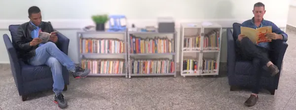 Governo de Minas entrega 200 livros para Hospital Evangélico em Contagem