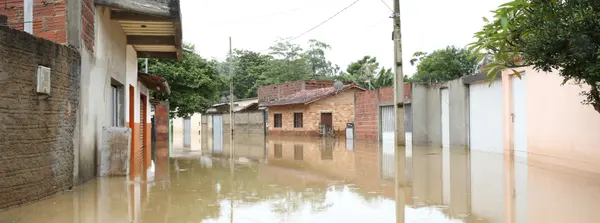 Clientes Copasa e Cemig de cidades atingidas pelas fortes chuvas terão parcelamento especial
