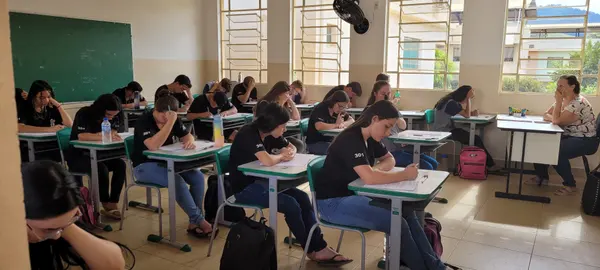 Educação lança “Esquenta Enem MG” com aulas ao vivo para o primeiro simulado neste sábado (5/4)