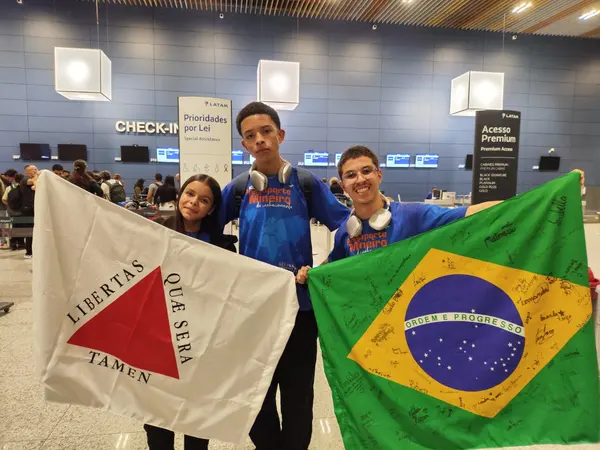 Passaporte Mineiro do Conhecimento: estudantes da rede pública iniciam intercâmbio internacional em projeto do Governo de Minas