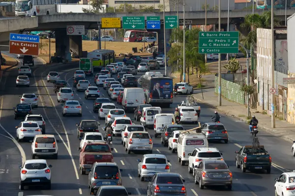 Minas Gerais é o primeiro estado do Brasil a registrar mais de 100 mil transferências digitais de veículos
