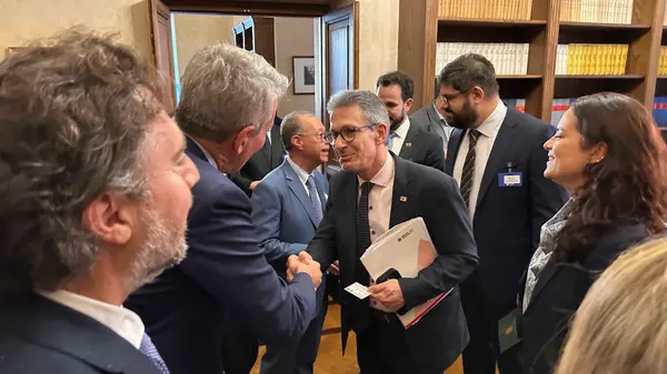 Em Roma, Governo do Estado participa do lançamento de guia voltado à promoção de negócios entre Minas e Itália