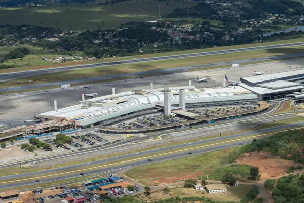 Governo de Minas e Latam anunciam ampliação de voos em 2026