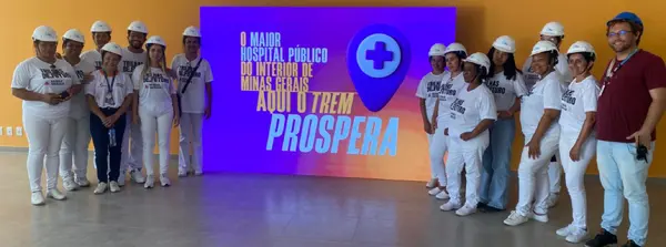 Estudantes da rede estadual e do Trilhas de Futuro visitam instalações do Hospital Regional de Teófilo Otoni 