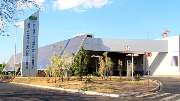 Em parceria com o Governo de Minas, companhia aérea inaugura nova rota Uberaba-Guarulhos
