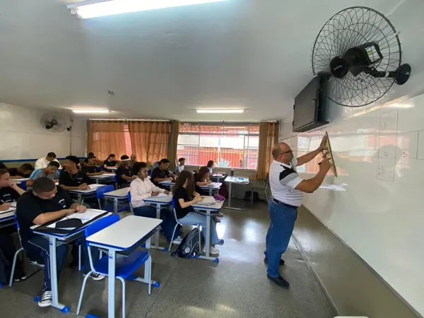 Secretaria de Educação de Minas prorroga inscrições do Bolsa Mais para professores até terça-feira (3/2)