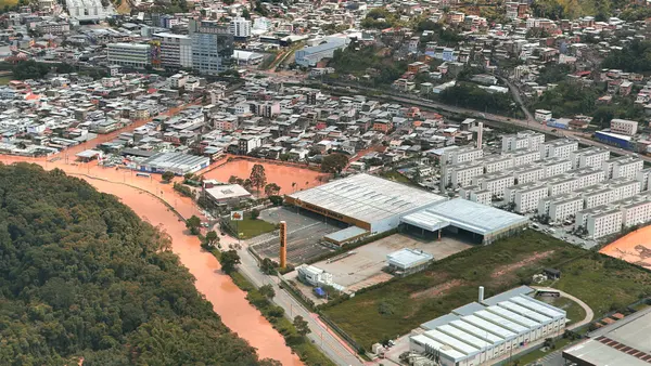 Imagem aérea de Juiz de Fora em 24/2/2026.