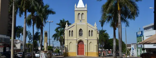 Igreja de Nossa Senhora do Rosário, um dos cartões-postais de Uberlândia