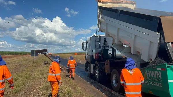 Obras de revitalização do pavimento na MGC-452 têm início no Triângulo Mineiro