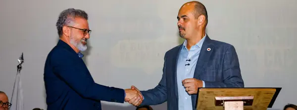 Secretário Leônidas Oliveira e governador Mateus Simões em Uberaba