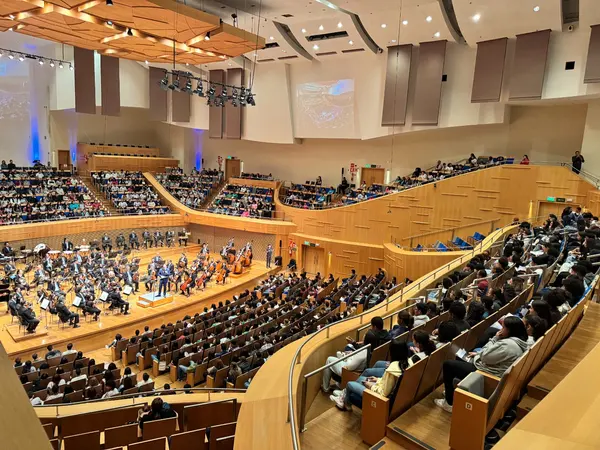 Alunos de escolas estaduais participam do concerto "Navegação Filarmônica: Descobrindo o Mar Pela Orquestra", em BH