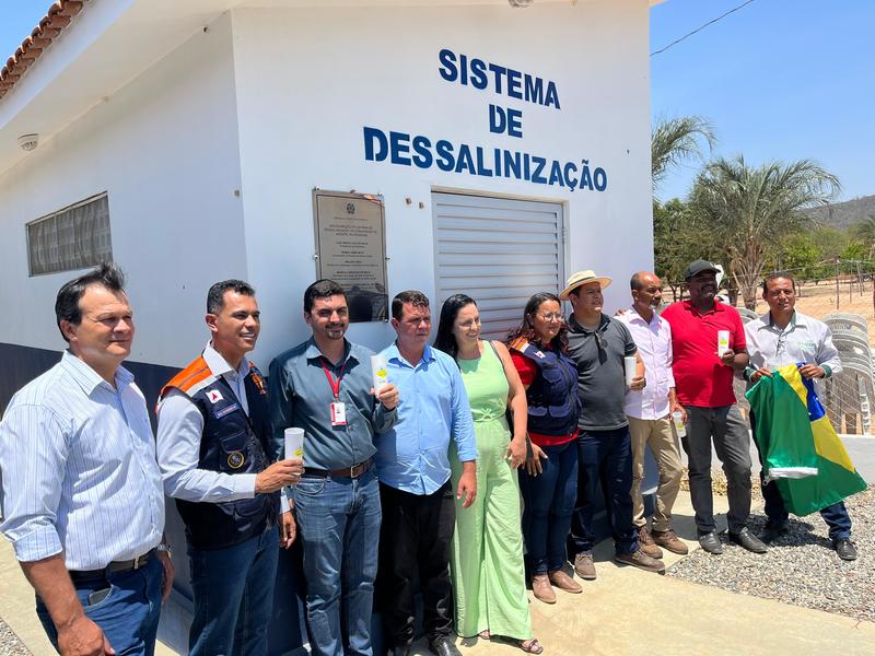 G1 - Moradores de Pai Pedro, Minas Gerais, pedem por água doce