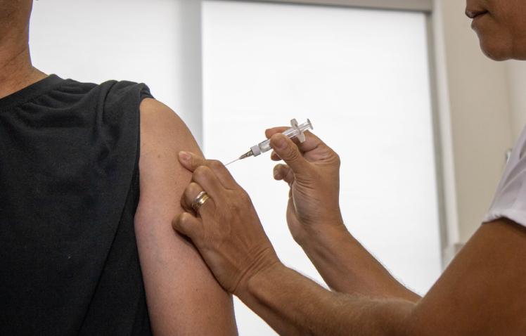 23.02.2026 rafael mendes  coletiva chikungunya   3622