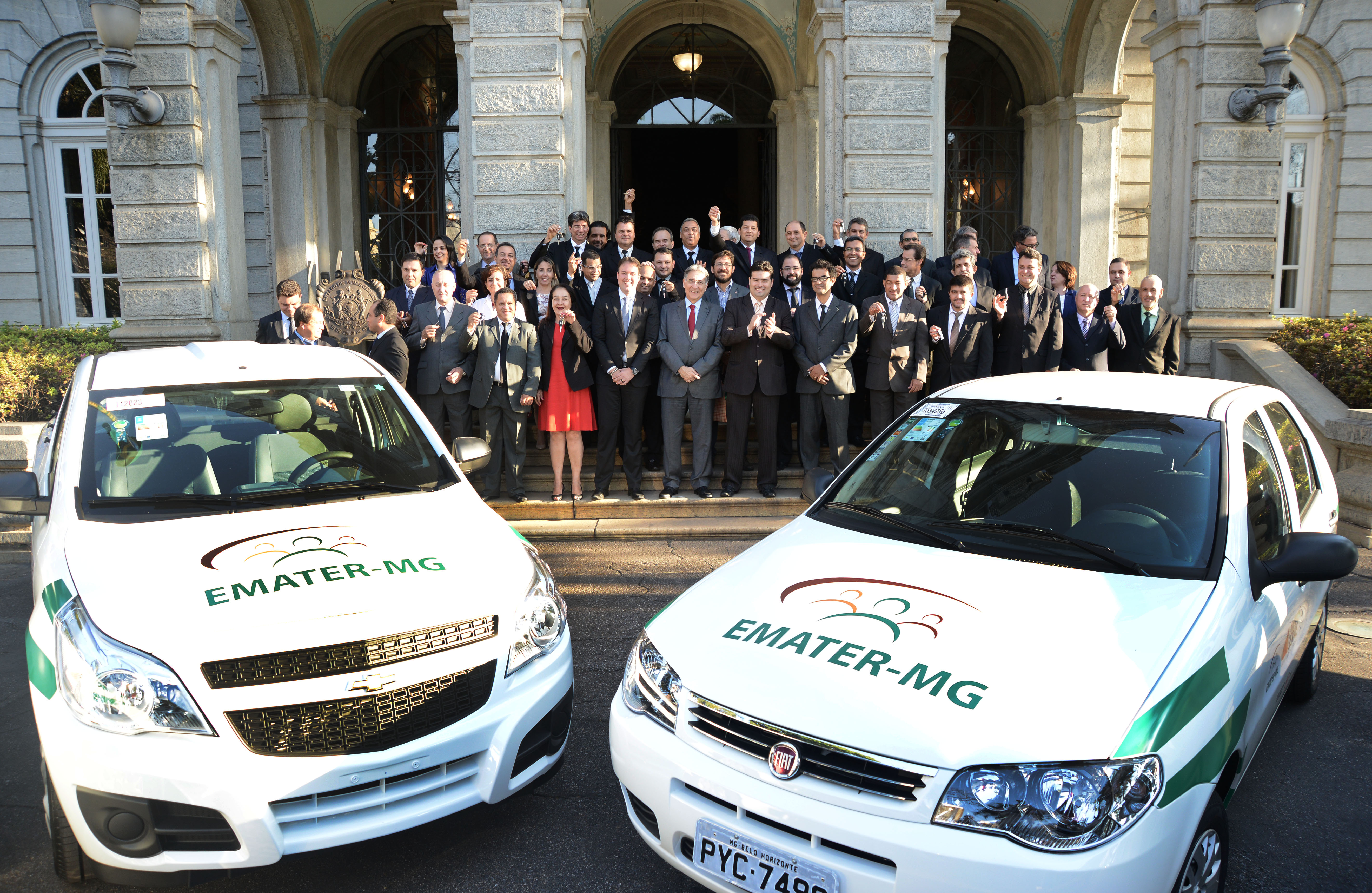 Foram entregues 64 carros para todas as 32 regionais da empresa de assistência técnica e extensão a produtores rurais do Estado. (Foto: Veronica Manevy/Imprensa MG)