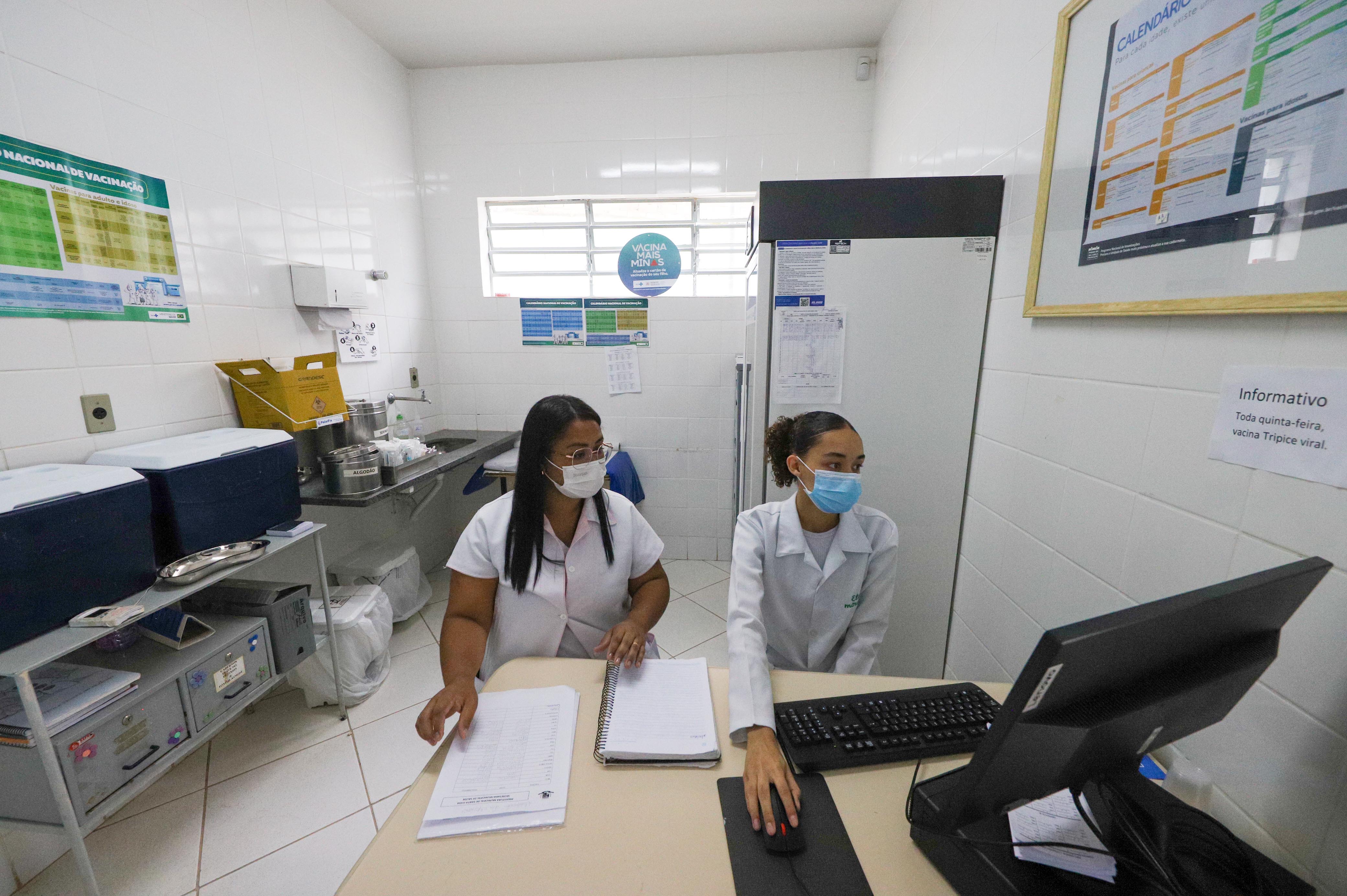 Agência Minas Gerais  Vacina contra o HPV: meninos e meninas de 9 a 14 anos  devem ser imunizados