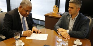 Unveil 8a21a6f614db065bb1ca2c21a5c803aede783f93e5277febbd47f37d9dbae4ca