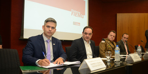 Unveil 8a21a6f614db065bb1ca2c21a5c803aede783f93e5277febbd47f37d9dbae4ca