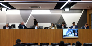 Unveil 8a21a6f614db065bb1ca2c21a5c803aede783f93e5277febbd47f37d9dbae4ca