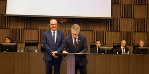 Unveil 8a21a6f614db065bb1ca2c21a5c803aede783f93e5277febbd47f37d9dbae4ca