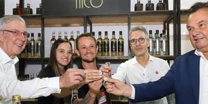 Unveil 8a21a6f614db065bb1ca2c21a5c803aede783f93e5277febbd47f37d9dbae4ca