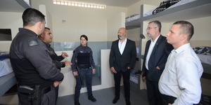 Unveil 8a21a6f614db065bb1ca2c21a5c803aede783f93e5277febbd47f37d9dbae4ca