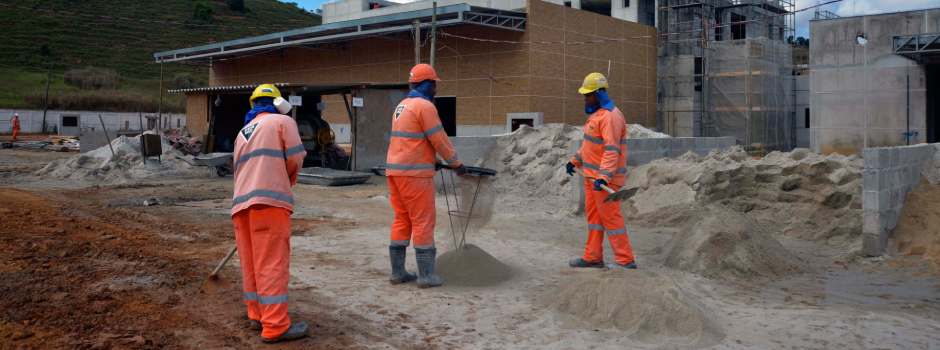 Governo de Minas gera mais de 2 mil postos de trabalho em obras de infraestrutura no estado