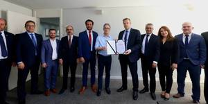 Unveil 8a21a6f614db065bb1ca2c21a5c803aede783f93e5277febbd47f37d9dbae4ca