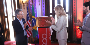 Unveil 8a21a6f614db065bb1ca2c21a5c803aede783f93e5277febbd47f37d9dbae4ca