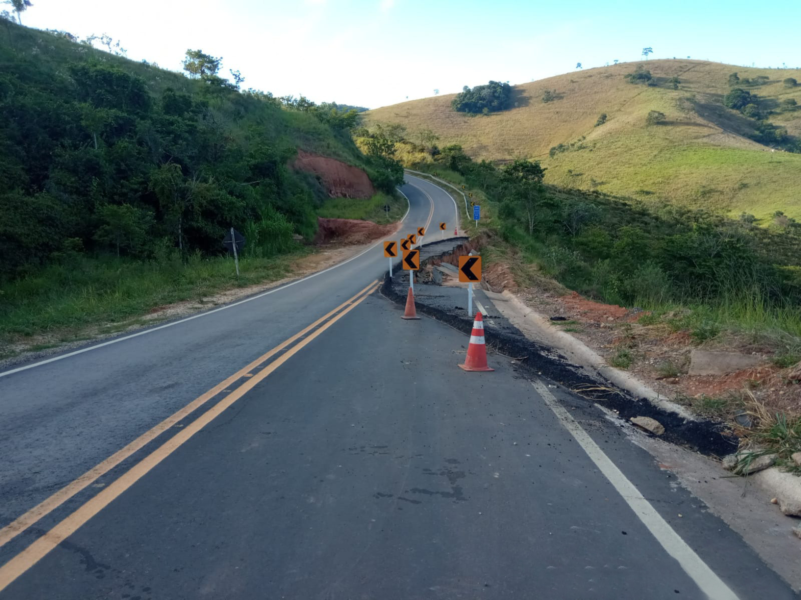 Agência Minas Gerais | DER-MG interdita AMG-0520 na Zona da Mata