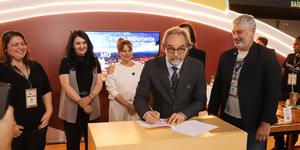 Unveil 8a21a6f614db065bb1ca2c21a5c803aede783f93e5277febbd47f37d9dbae4ca